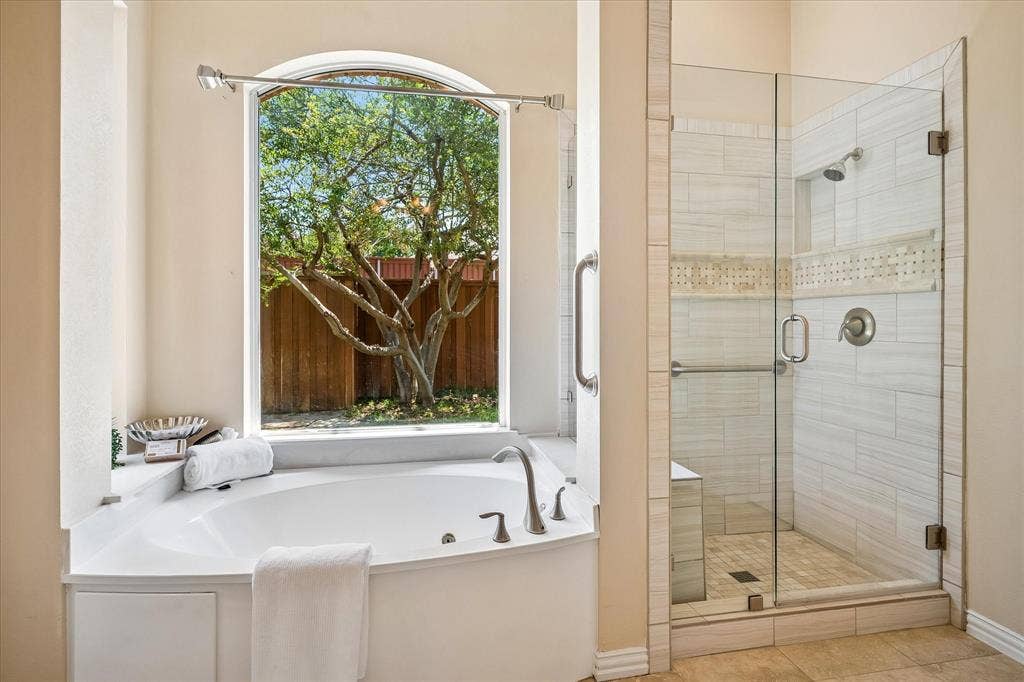 6708 Myrtle Beach Drive, Plano, TX 75093 Beautifully remodeled shower.