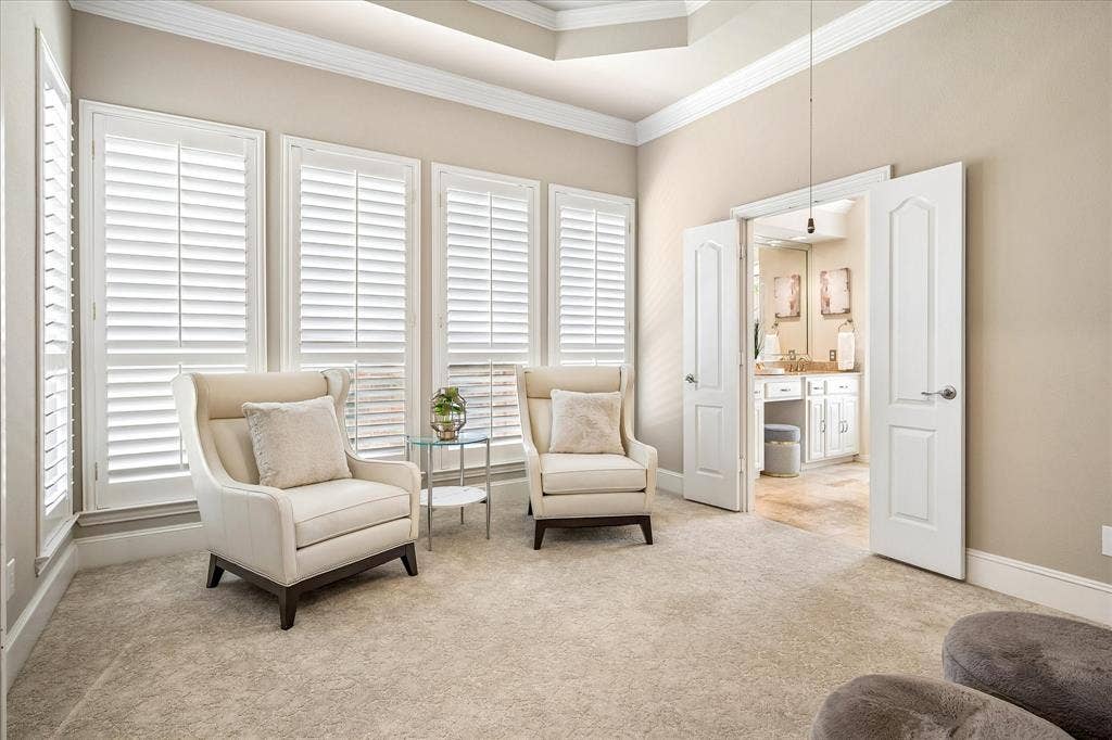 6708 Myrtle Beach Drive, Plano, TX 75093 Sitting area in Primary Bedroom.