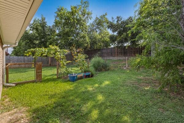 6613 Constitution Drive, Watauga, TX 76148 6613 Constitution Drive, Watauga, TX 76148