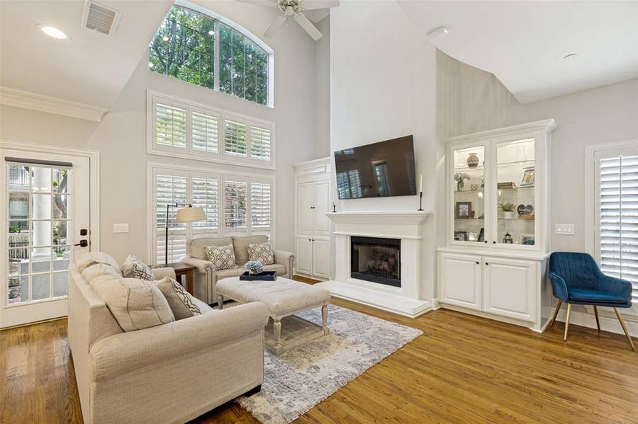 Property photo for 4167 Towne Green Circle, Addison, TX