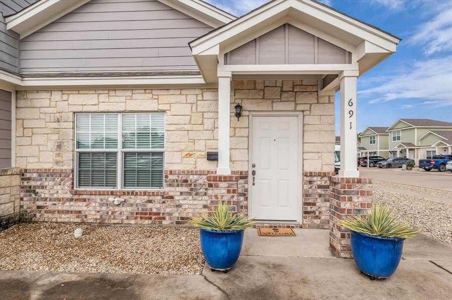 Property photo for 691 Park Street, McGregor, TX