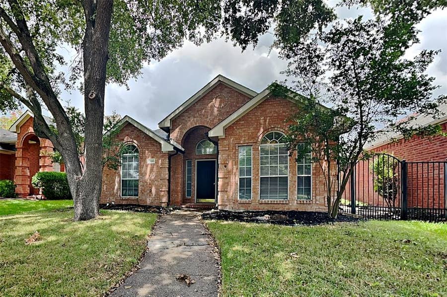 Property photo for 6900 High Field Trail, Plano, TX