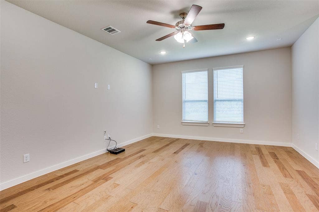 1432 Monarch Trail, Northlake, TX 76226 Spacious living room overlooks back yard