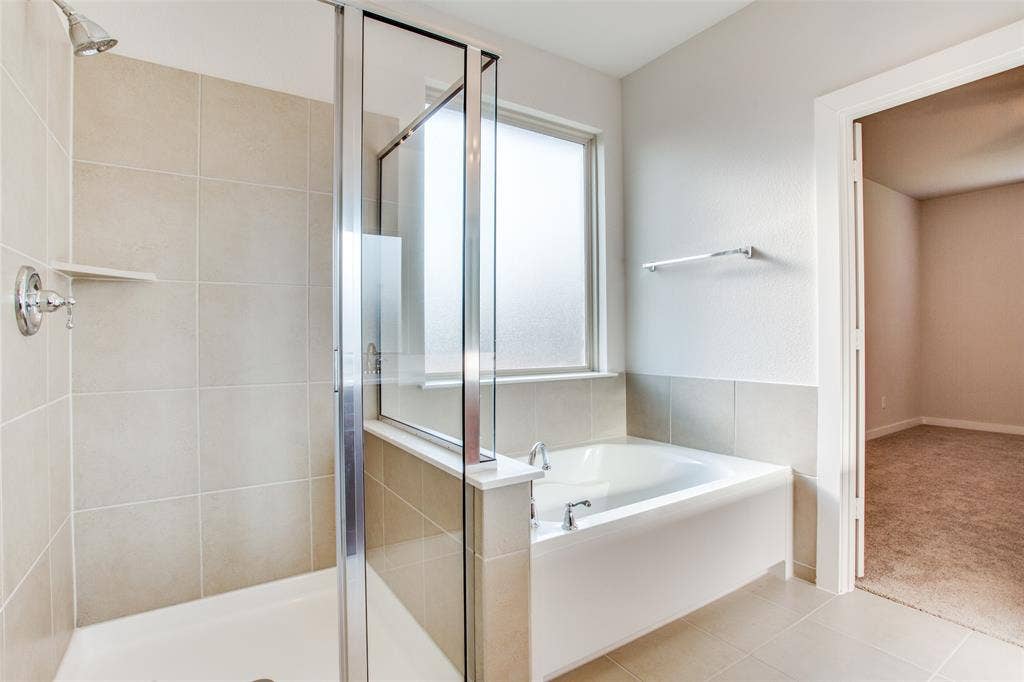 1432 Monarch Trail, Northlake, TX 76226 Separate shower
