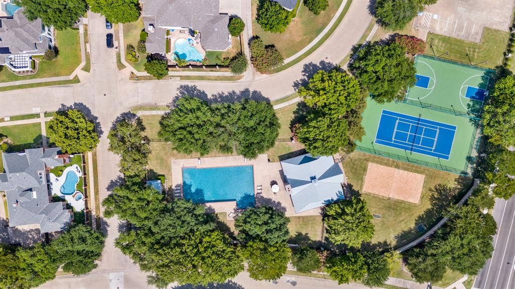 5021 Charles Place, Plano, TX 75093 5021 Charles Place, Plano, TX 75093