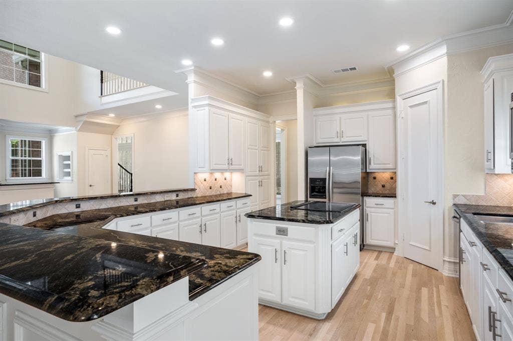 5021 Charles Place, Plano, TX 75093 5021 Charles Place, Plano, TX 75093