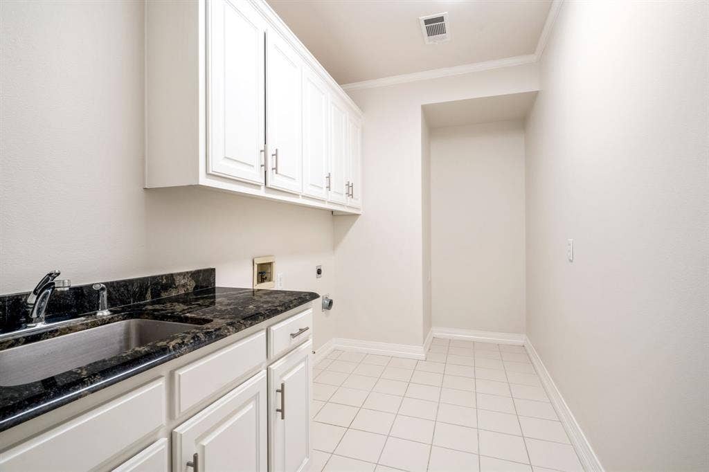 5021 Charles Place, Plano, TX 75093 5021 Charles Place, Plano, TX 75093