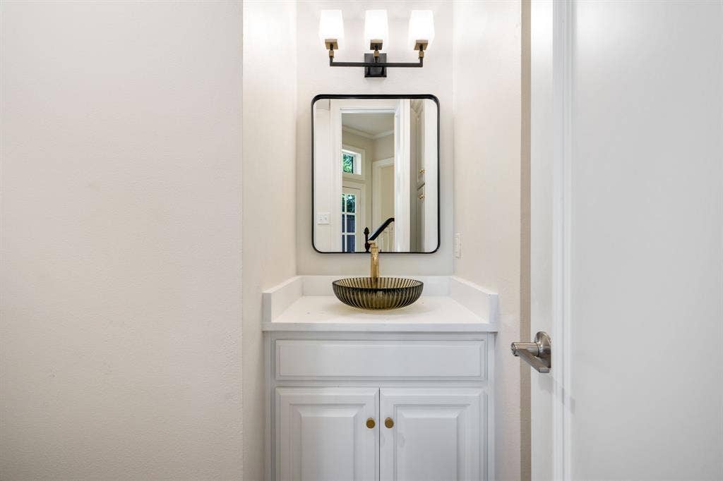 5021 Charles Place, Plano, TX 75093 5021 Charles Place, Plano, TX 75093