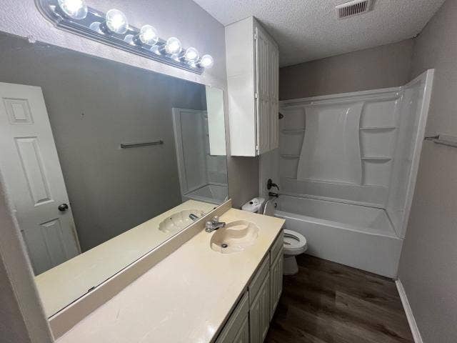 934 Robinwood Drive, Arlington, TX 76017 934 Robinwood Drive, Arlington, TX 76017