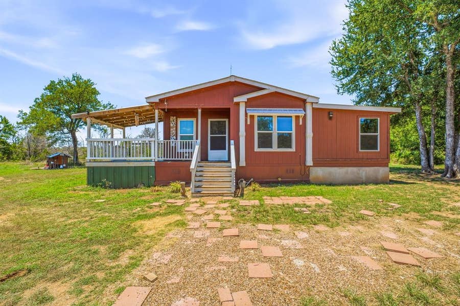 Property photo for 570 Armadillo Court, Granbury, TX