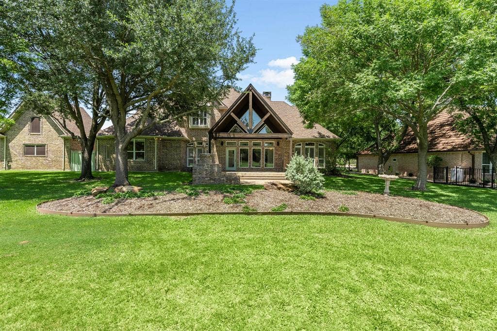 5809 Nutcracker Drive, Granbury, TX 76049 5809 Nutcracker Drive, Granbury, TX 76049