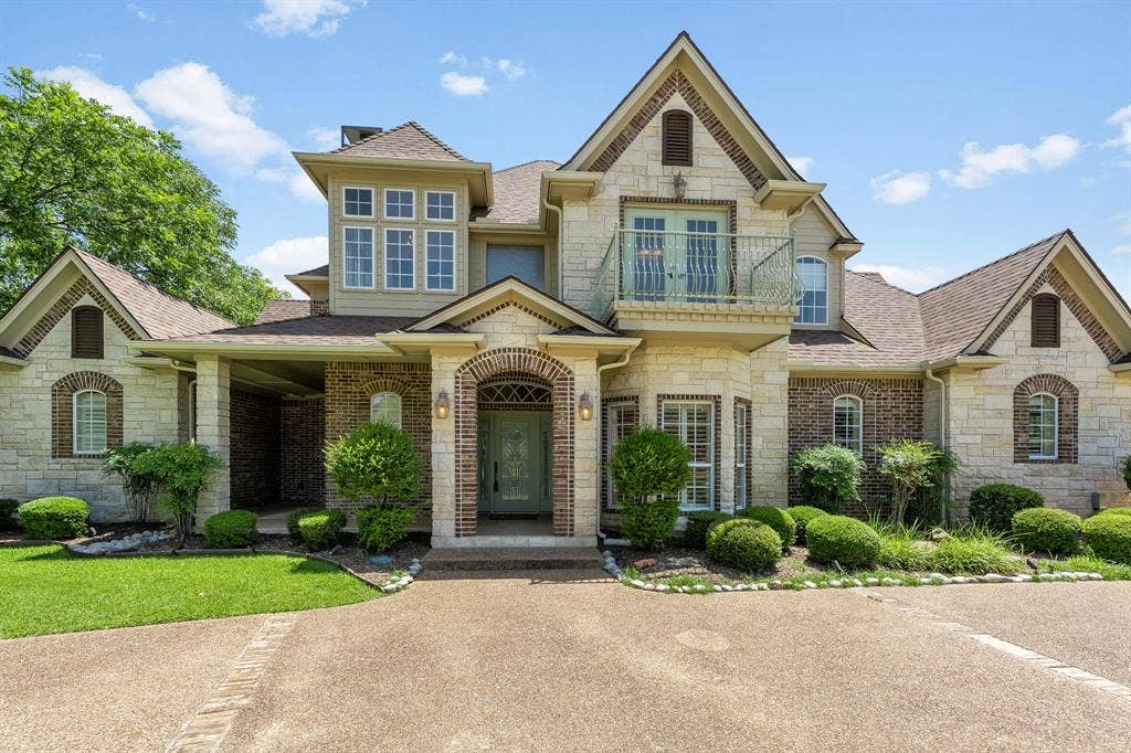 5809 Nutcracker Drive, Granbury, TX 76049 5809 Nutcracker Drive, Granbury, TX 76049