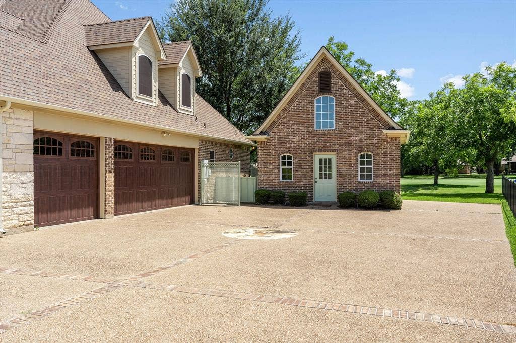 5809 Nutcracker Drive, Granbury, TX 76049 5809 Nutcracker Drive, Granbury, TX 76049