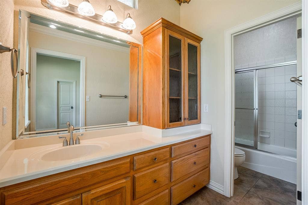 5809 Nutcracker Drive, Granbury, TX 76049 5809 Nutcracker Drive, Granbury, TX 76049