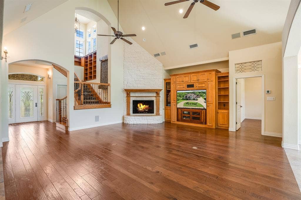 5809 Nutcracker Drive, Granbury, TX 76049 5809 Nutcracker Drive, Granbury, TX 76049