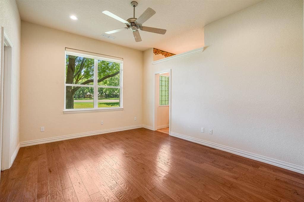 5809 Nutcracker Drive, Granbury, TX 76049 Level 1