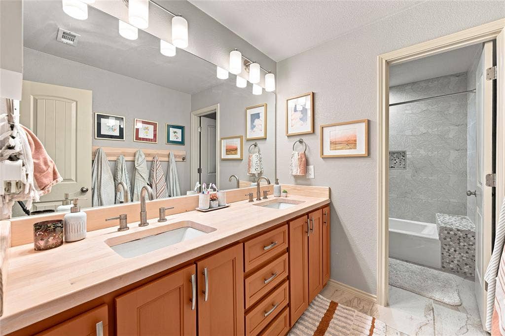 212 Cheyenne Drive, Waxahachie, TX 75165 212 Cheyenne Drive, Waxahachie, TX 75165