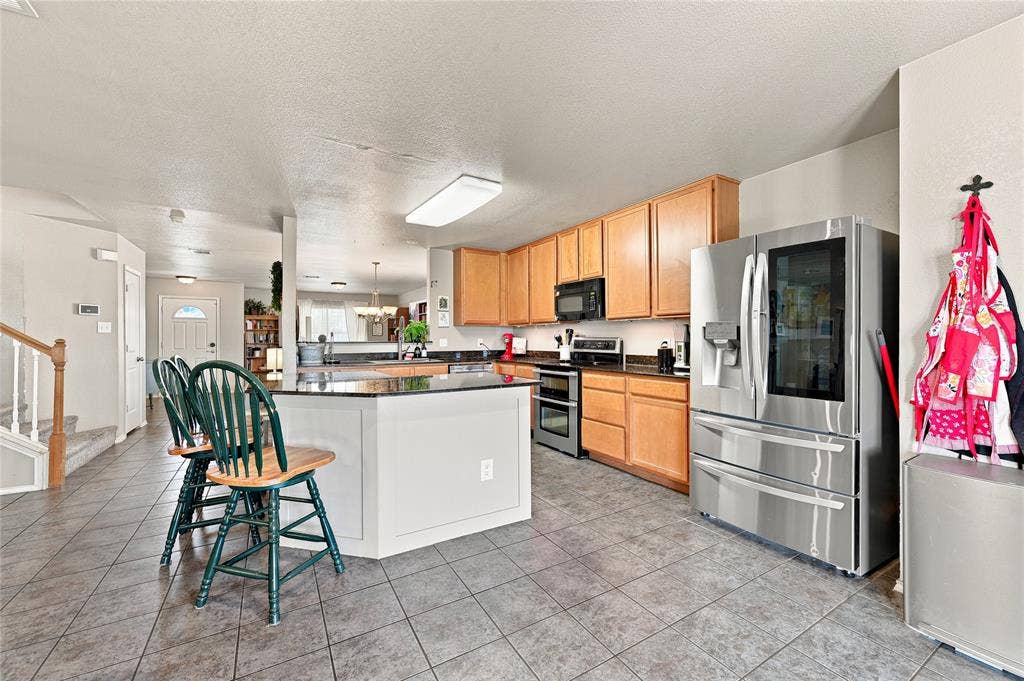 212 Cheyenne Drive, Waxahachie, TX 75165 212 Cheyenne Drive, Waxahachie, TX 75165