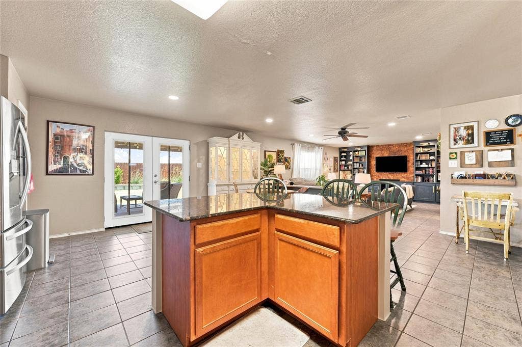 212 Cheyenne Drive, Waxahachie, TX 75165 212 Cheyenne Drive, Waxahachie, TX 75165