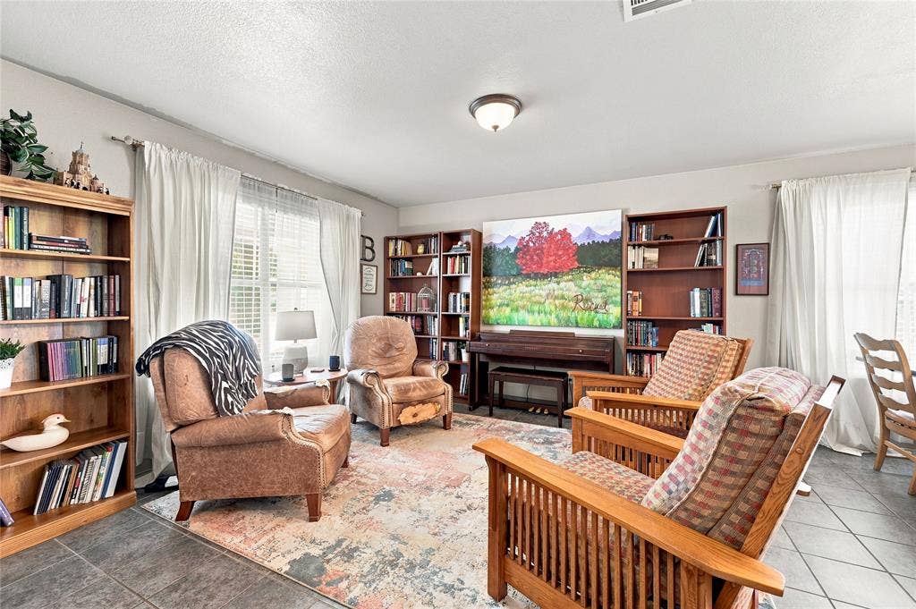 212 Cheyenne Drive, Waxahachie, TX 75165 212 Cheyenne Drive, Waxahachie, TX 75165