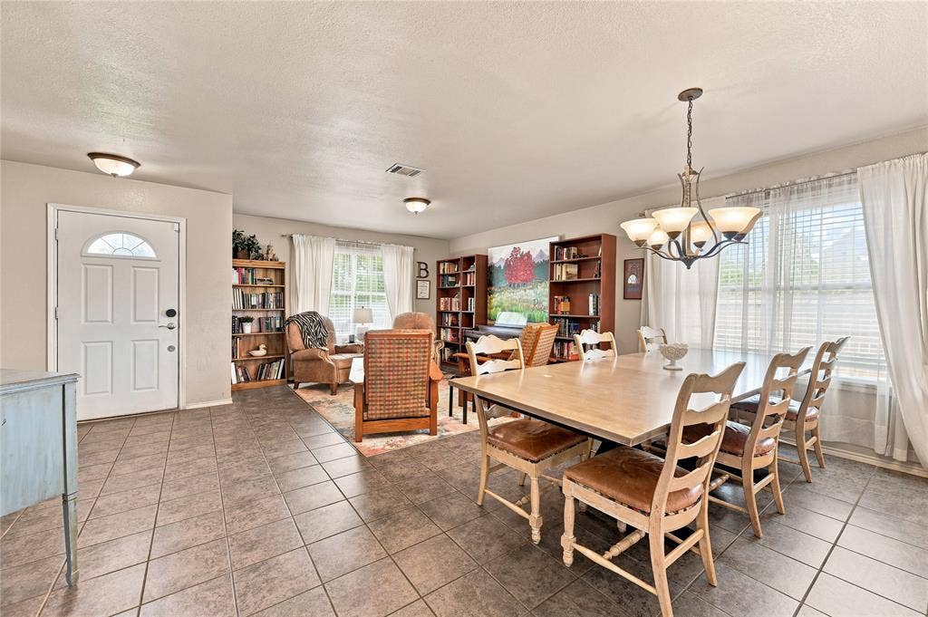 212 Cheyenne Drive, Waxahachie, TX 75165 212 Cheyenne Drive, Waxahachie, TX 75165