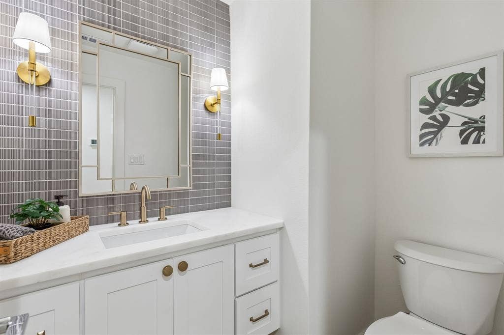 7124 Meadow Road, Dallas, TX 75230 Powder Bathroom for guests