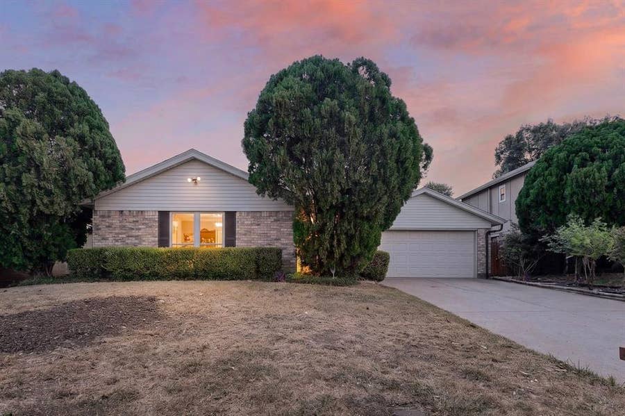 Property photo for 7305 Southridge Trail, Fort Worth, TX