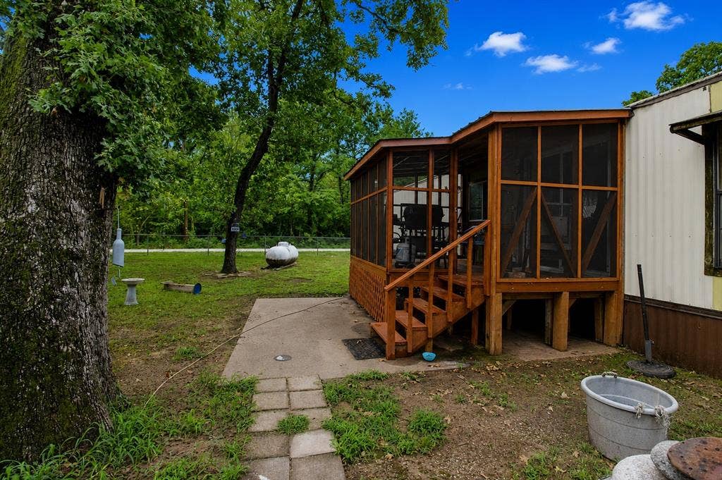 921 Crown Drive, Tool, TX 75143 921 Crown Drive, Tool, TX 75143