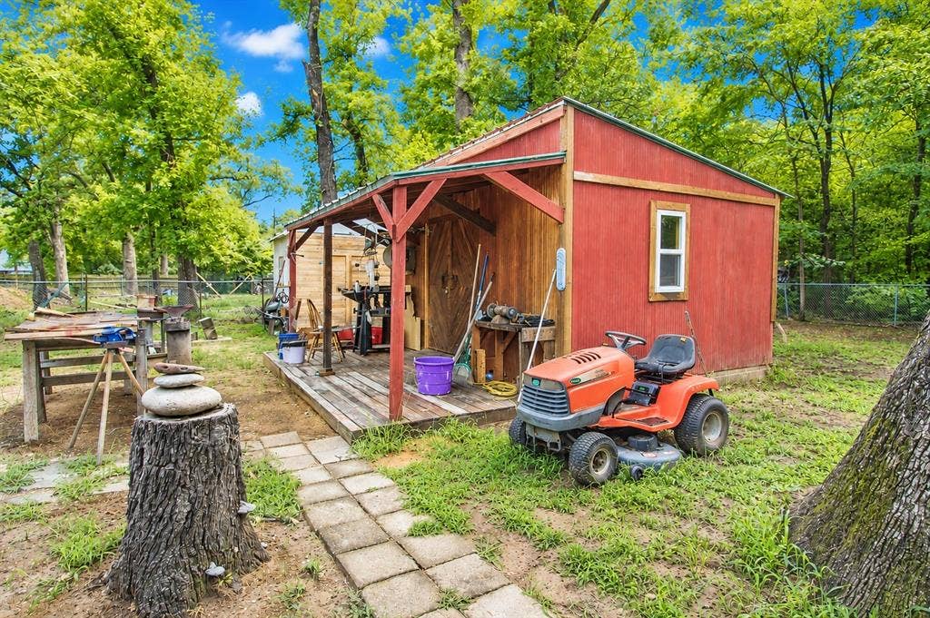 921 Crown Drive, Tool, TX 75143 921 Crown Drive, Tool, TX 75143