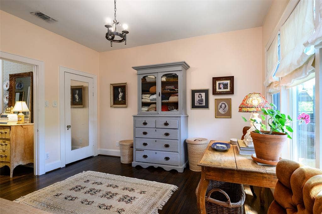 1144 N Windomere Avenue, Dallas, TX 75208 1144 N Windomere Avenue, Dallas, TX 75208