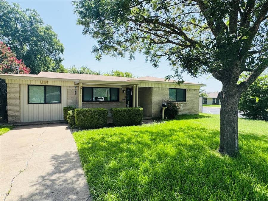 Property photo for 816 Lakeside Drive, Mesquite, TX