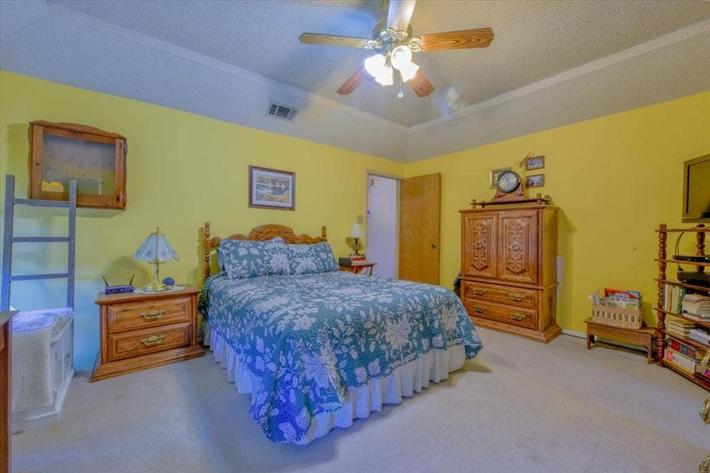 212 Cindy Street S, Keller, TX 76248