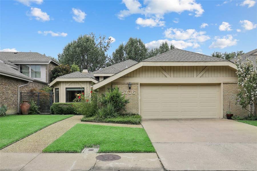 Property photo for 15736 Wing Point Drive, Dallas, TX