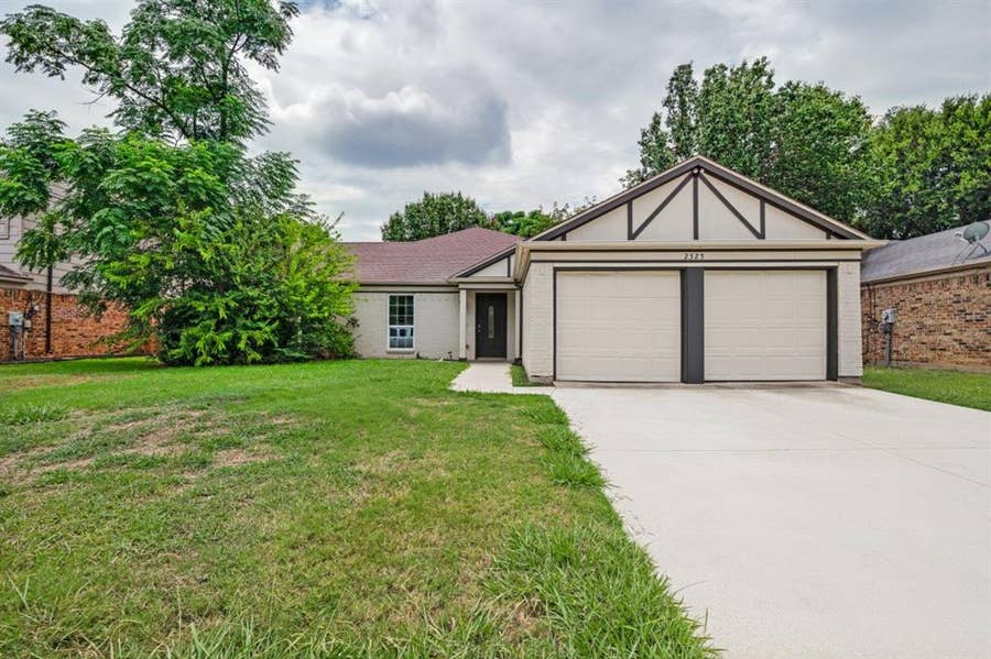Property photo for 2325 Warwick Avenue, Grand Prairie, TX