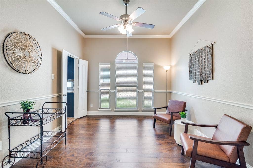 formal dining or sitting area