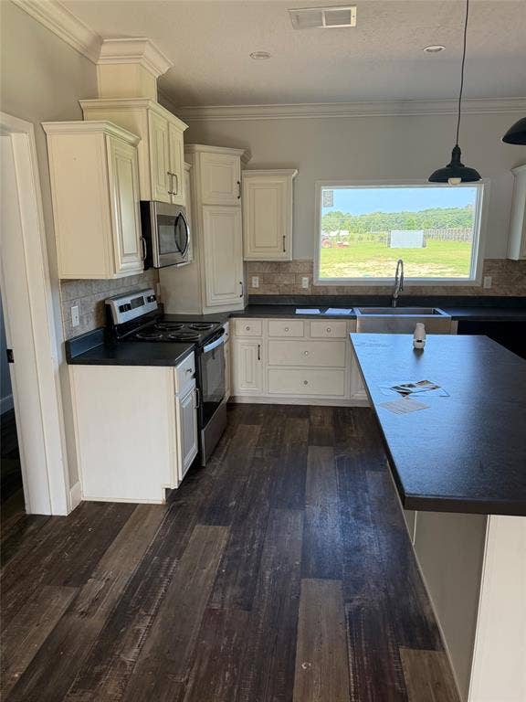 6873 CR 3700, Athens, TX 75752 6873 CR 3700, Athens, TX 75752