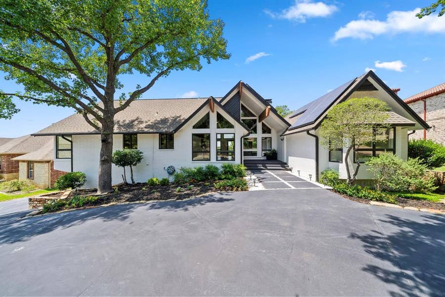 Property photo for 231 Oak Hill Drive, Trophy Club, TX