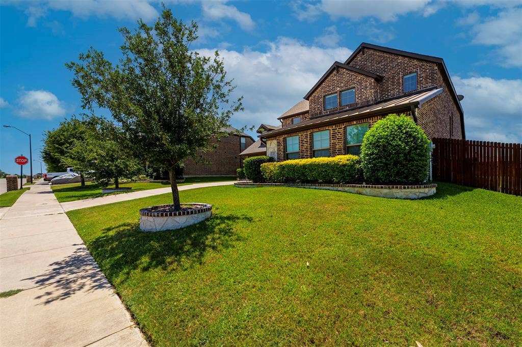 606 Lonesome Dove Drive, Midlothian, TX 76065 606 Lonesome Dove Drive, Midlothian, TX 76065