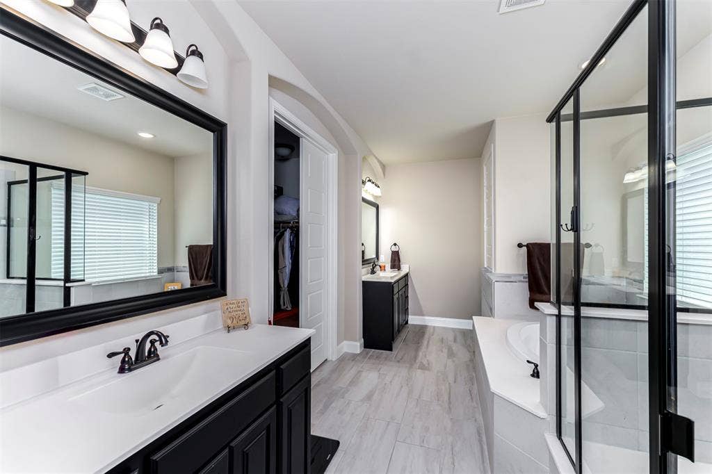606 Lonesome Dove Drive, Midlothian, TX 76065 606 Lonesome Dove Drive, Midlothian, TX 76065