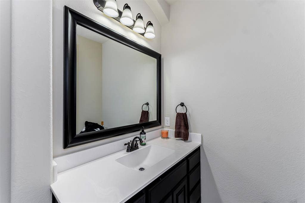 606 Lonesome Dove Drive, Midlothian, TX 76065 606 Lonesome Dove Drive, Midlothian, TX 76065