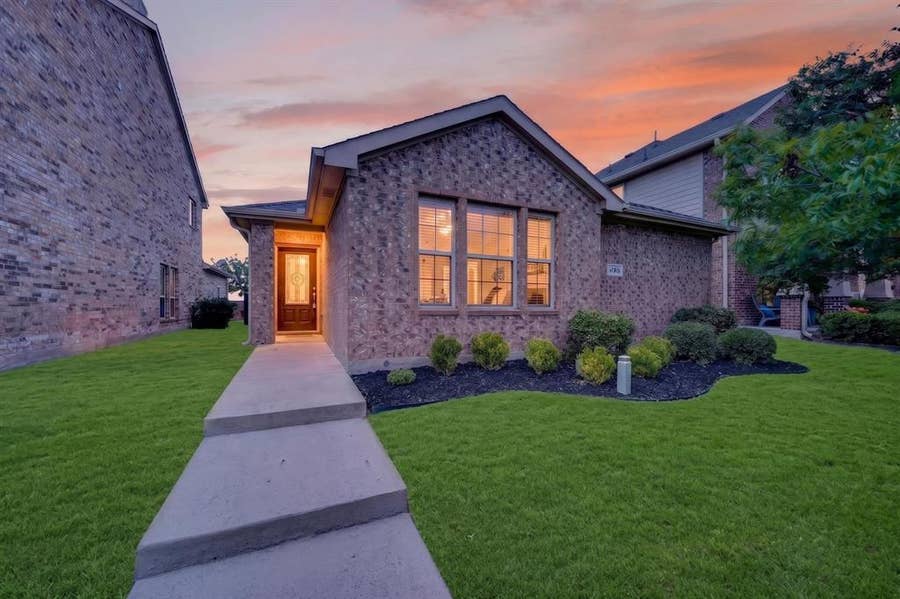 Property photo for 1705 Applegate Way, Royse City, TX