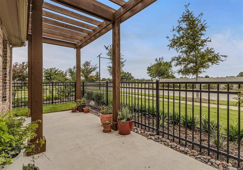 patio with pergola of 1005 4th St, Argyle, TX in Harvest in Denton County, Texas
