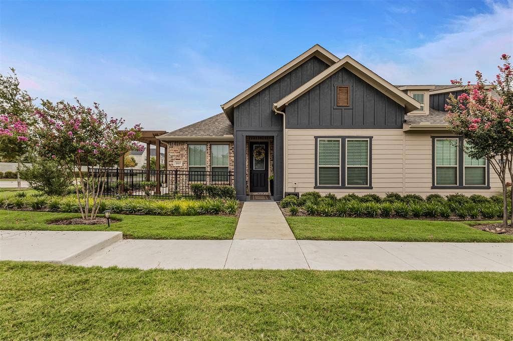 Front elevation of the corner lot of 1005 4th St, Argyle, TX in Harvest in Denton County, Texas