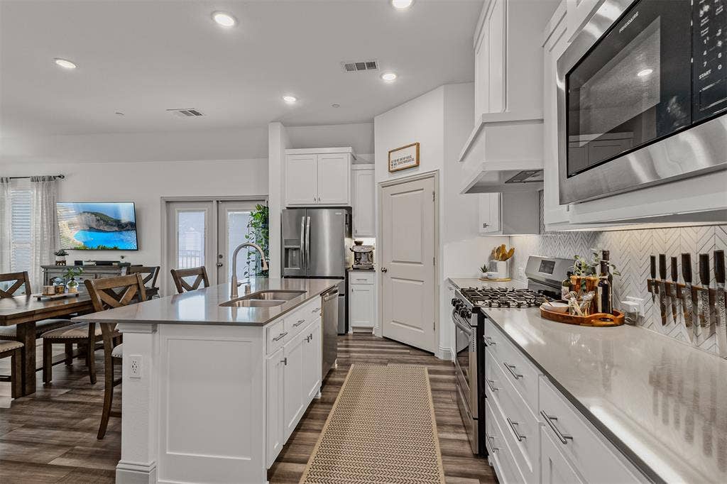 Kitchen of 1005 4th St, Argyle, TX in Harvest in Denton County, Texas
