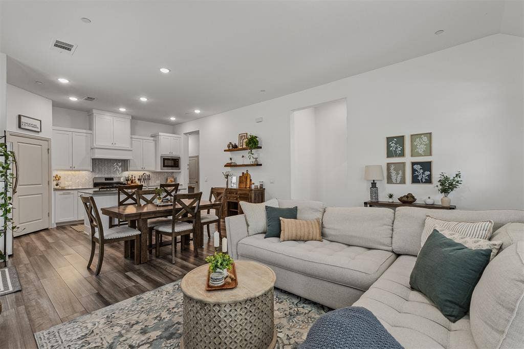 Beautiful open living room of 1005 4th St, Argyle, TX in Harvest in Denton County, Texas