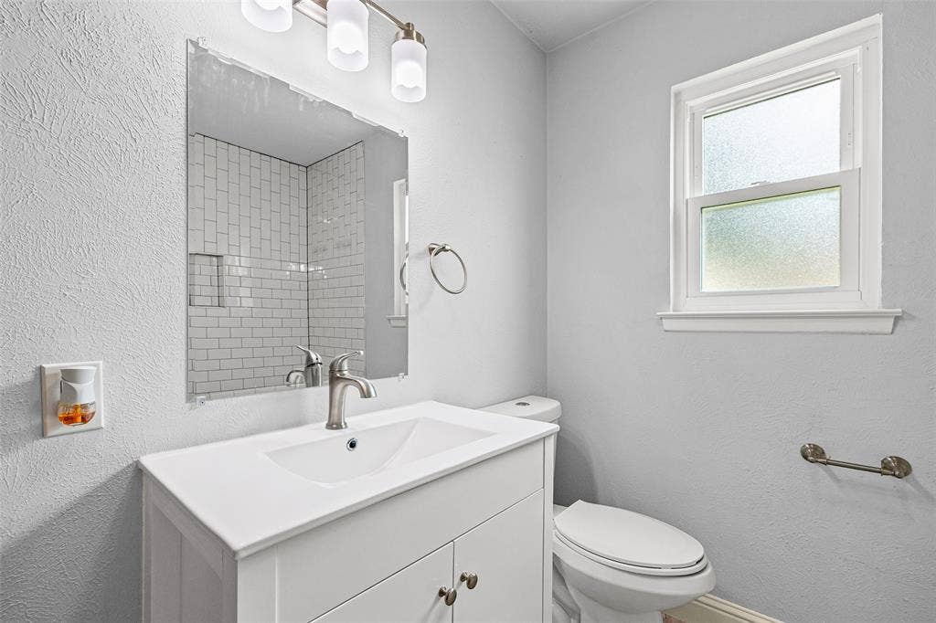 1005 Keller Avenue, Benbrook, TX 76126 1005 Keller Avenue, Benbrook, TX 76126