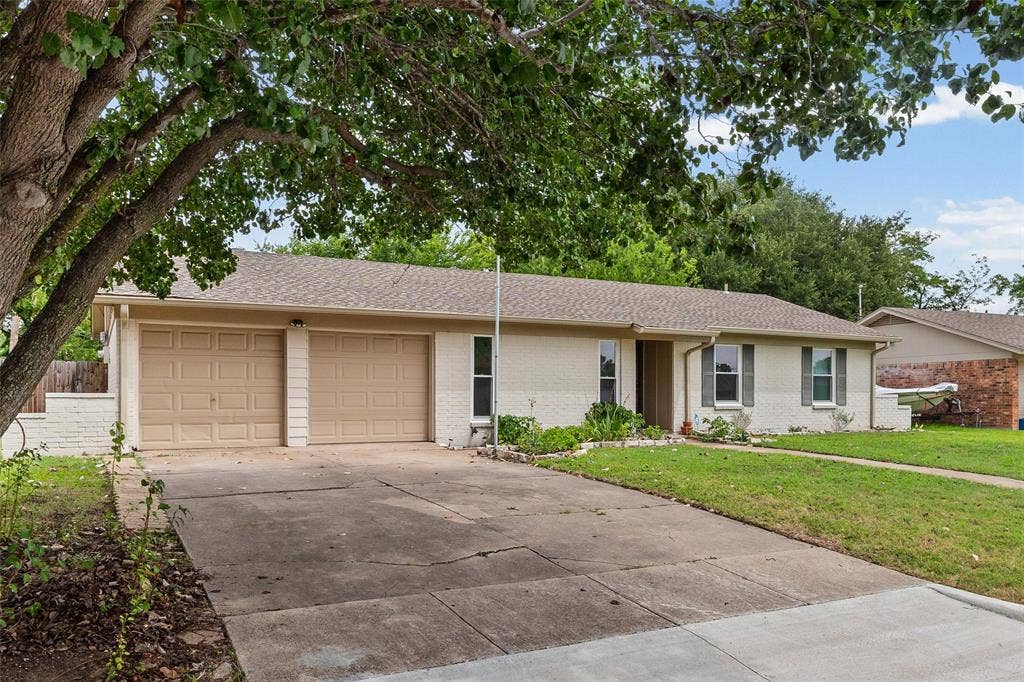 1005 Keller Avenue, Benbrook, TX 76126 Parking available for guests if you are parked in the garage!