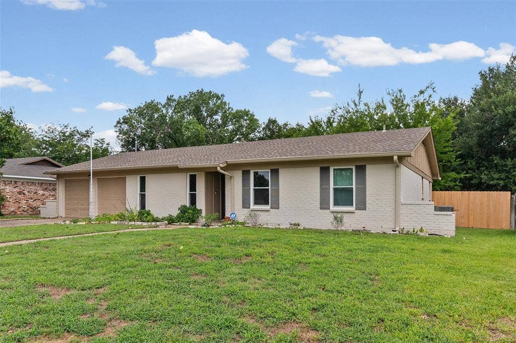 1005 Keller Avenue, Benbrook, TX 76126 Large lot, ready for front yard games.