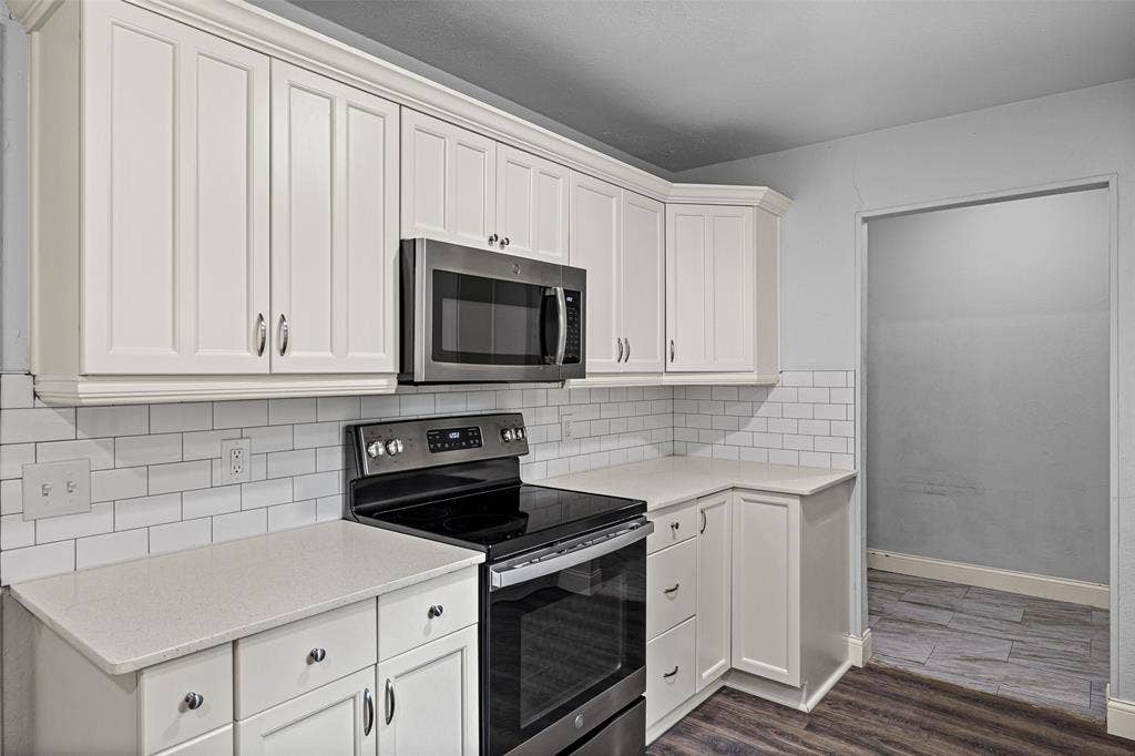 1005 Keller Avenue, Benbrook, TX 76126 Counter space while cooking is key, and this kitchen doesn't dissapoint!