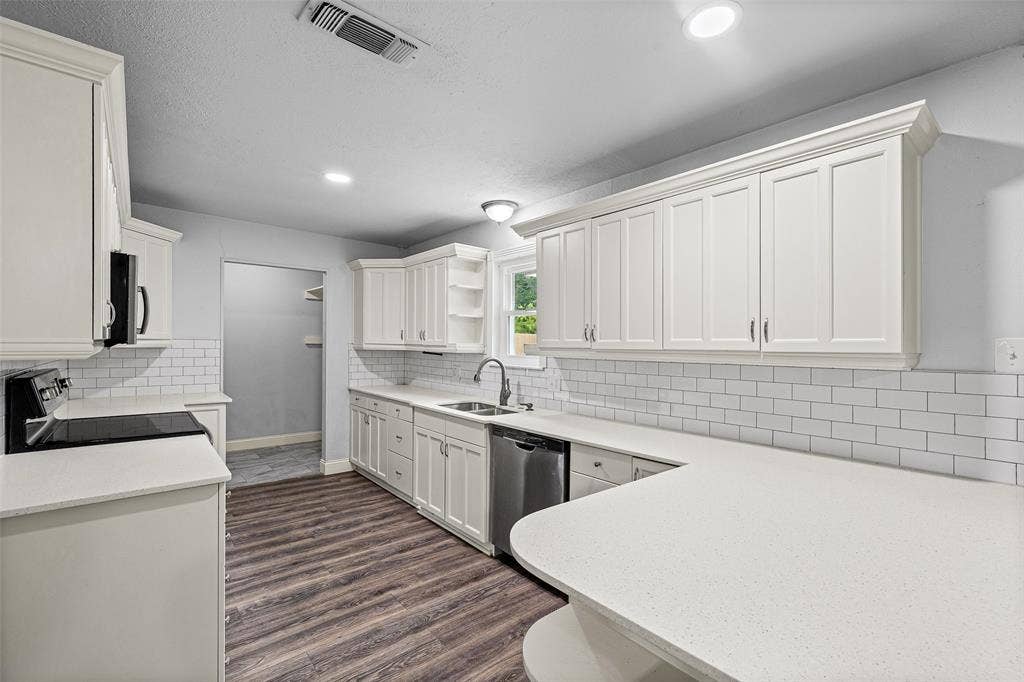 1005 Keller Avenue, Benbrook, TX 76126 Perfect for hosting Thanksgiving and displaying all your food, as well as a great space for quick breakfasts!